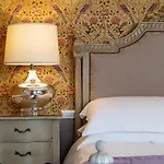 Pensión House 5*