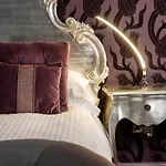 Pensión House 5*