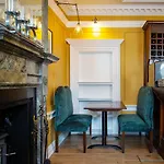 Pensión House 5*